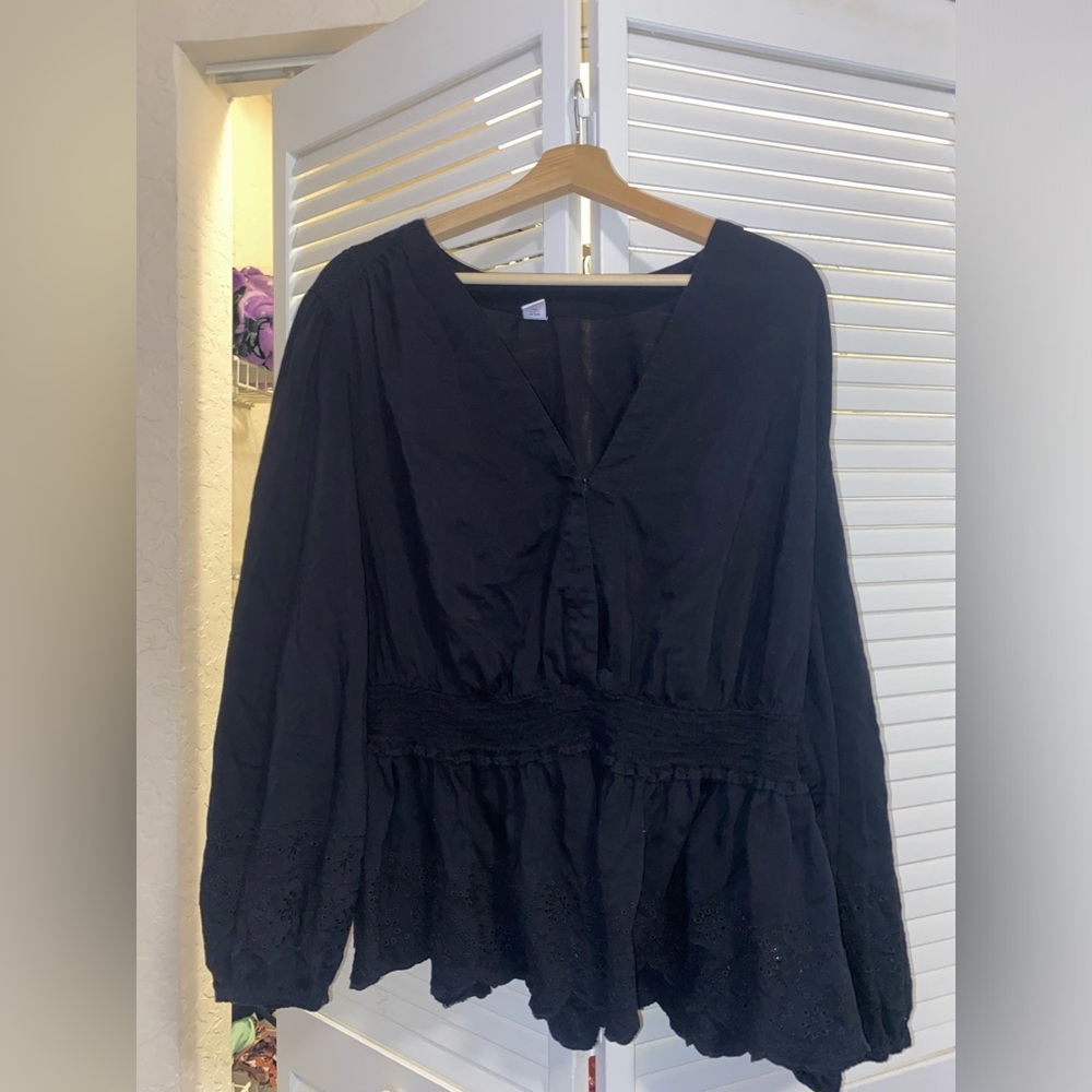Black old navy blouse